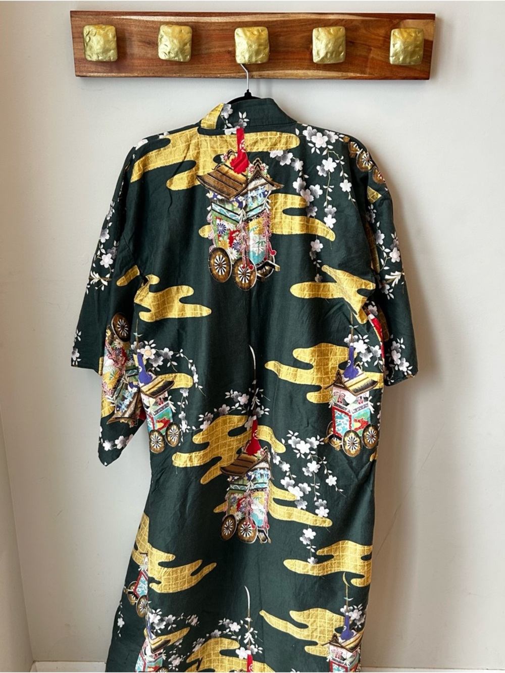Japanese-made Cotton Kimono Robe Art-Print Cart Dark Green and Gold Motif - Picture 5 of 9